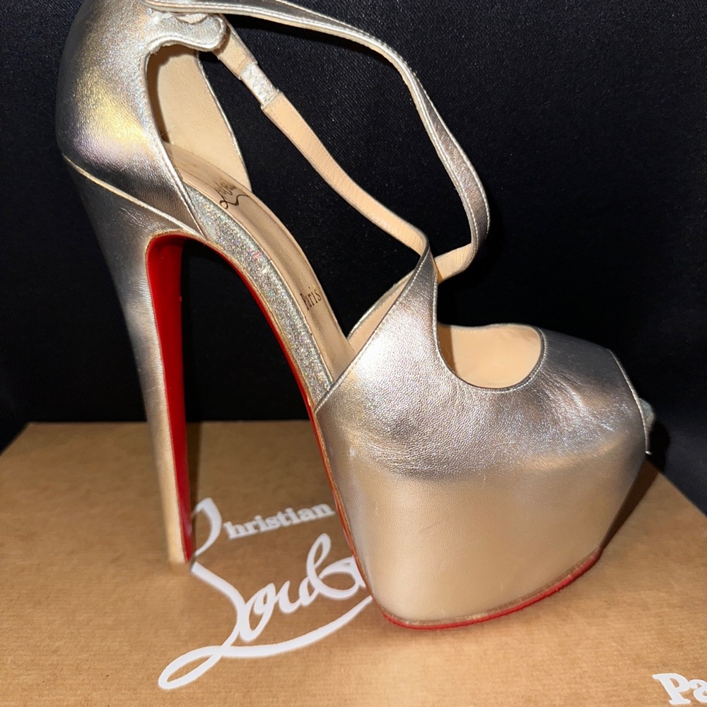 Christian Louboutin Size 37.5